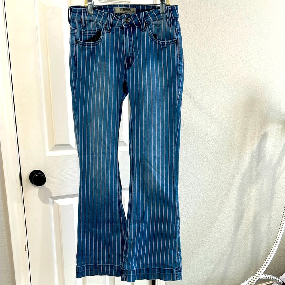 Rock & Roll wide leg stripped denim jean.  EUC - size 26x32